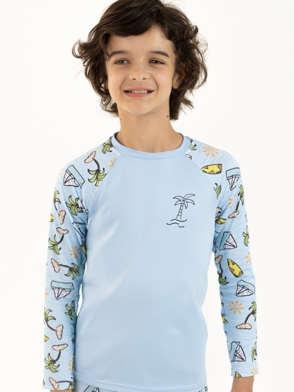 Vista 2 Camisa de Praia e Banho Menino com Proteção UV 50 - Brisa do Litoral Magicamente Kids azul Magicamente Kids azul