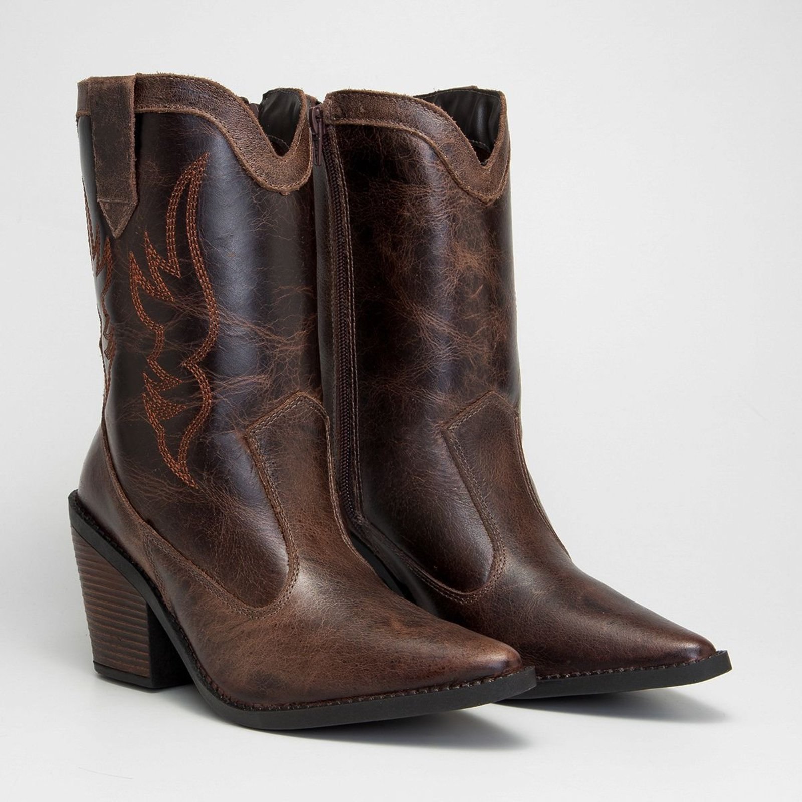 Bota Country Feminina Cano Médio Texana Bordada Bico Fino Salto Grosso com Zíper Marrom