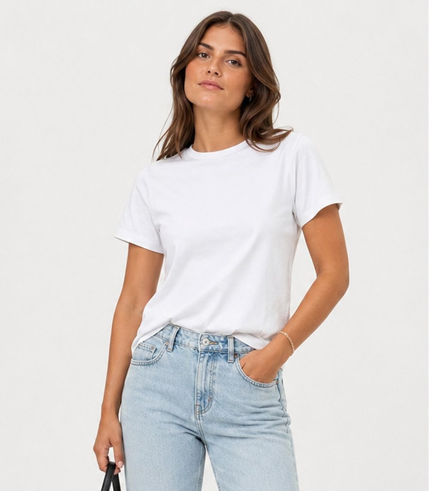 Camiseta Feminina Manga Curta Básica Infinita Cor Branco