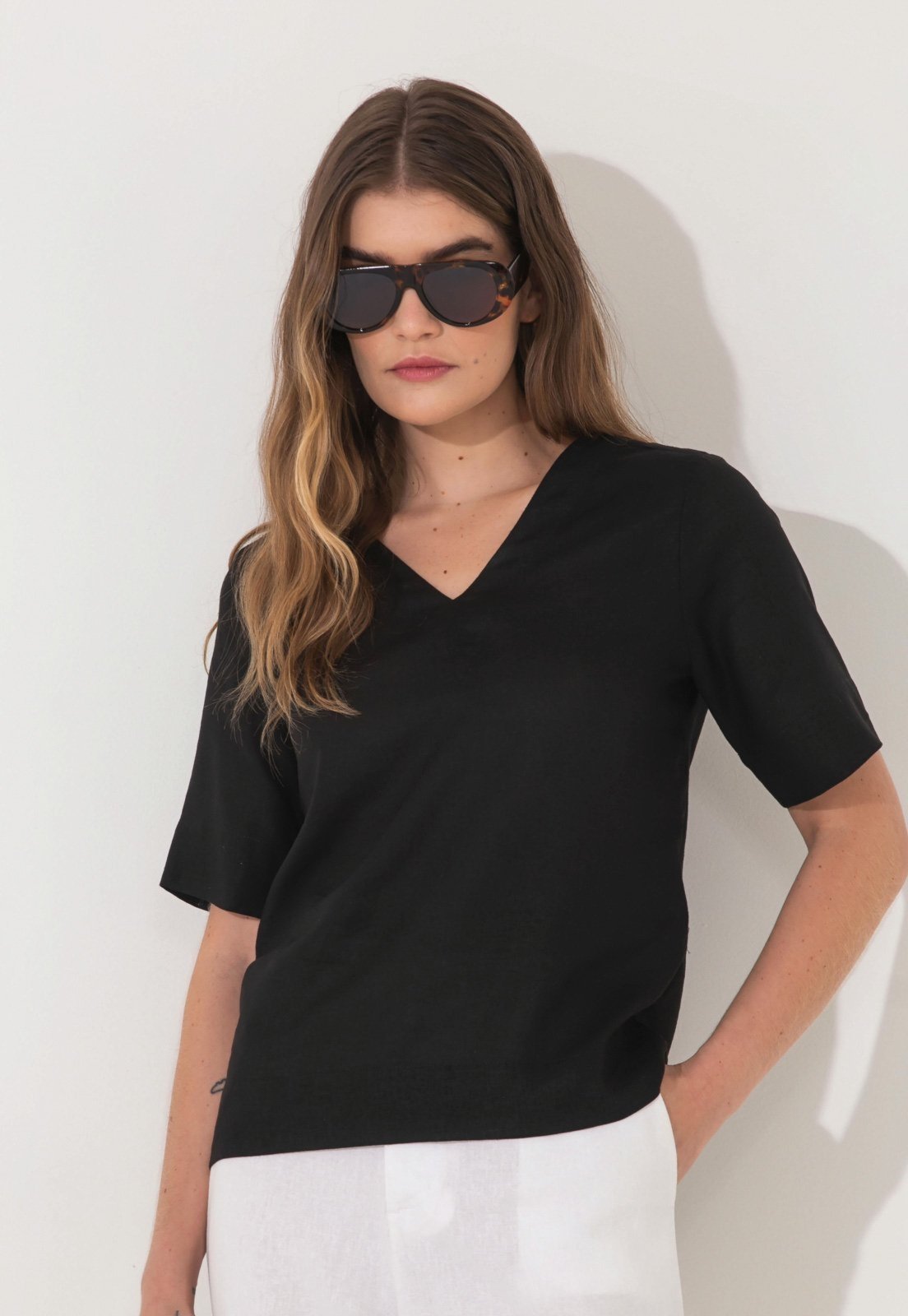Blusa Linho Traymon Decote V Preto