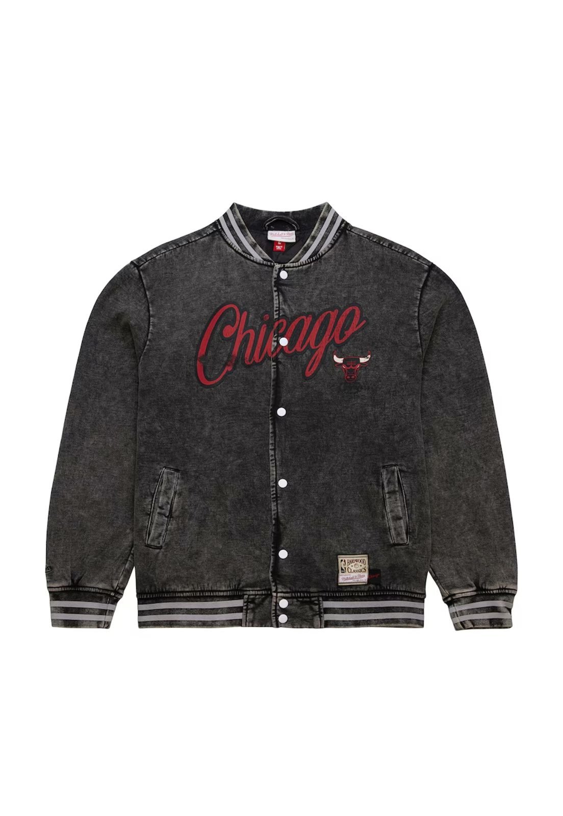 Jaqueta Mitchell & Ness Oversized Varsity Full-Snap Chicago Bulls Preta