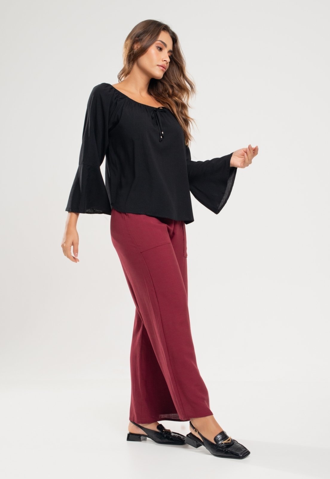 Blusa Ciganinha Manga Longa Flare Viscolinho Salvatore Preto