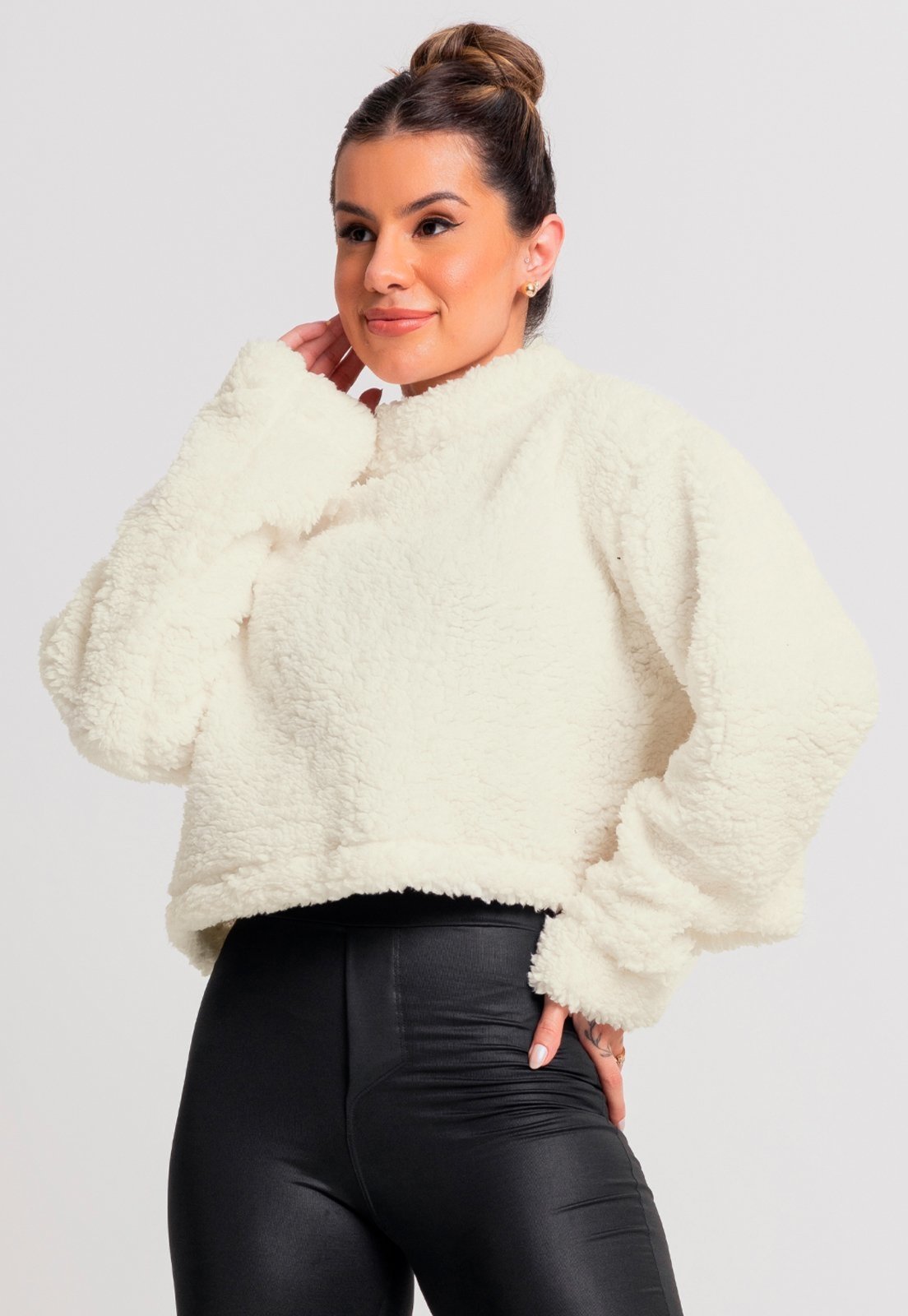 Casaco MVB Modas Cropped Gola Alta Feminino Flanelado Teddy Pelucia Off White