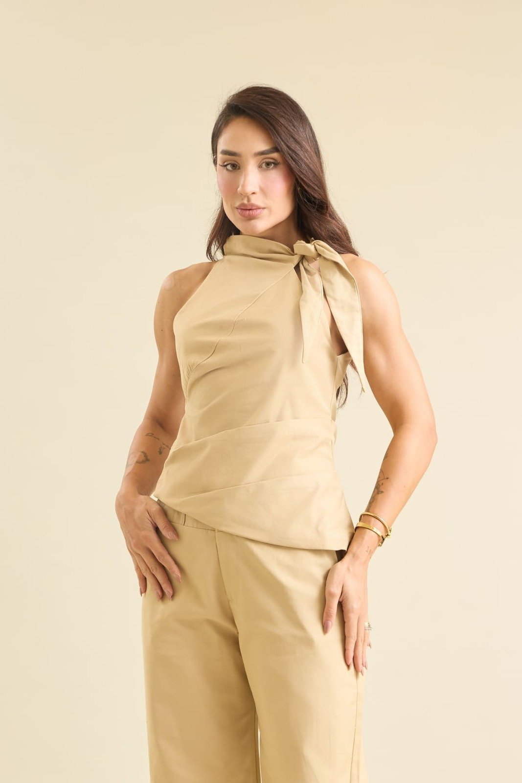 Blusa Malha Feminina Com Amarração No Pescoço Rise and Set Bege