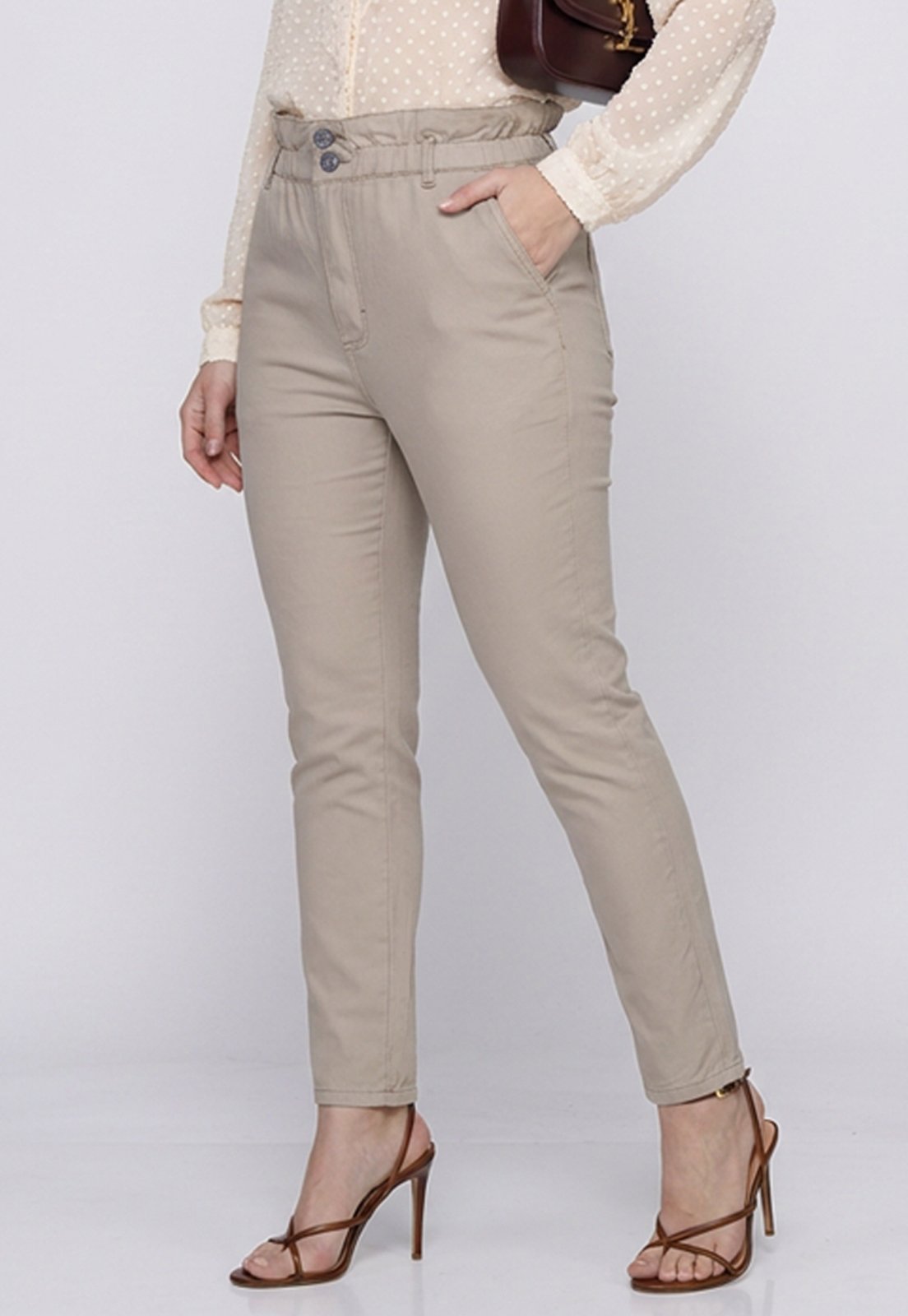 Calça Feminina Cintura Alta Clochard Skinny com 4 Bolsos Bege