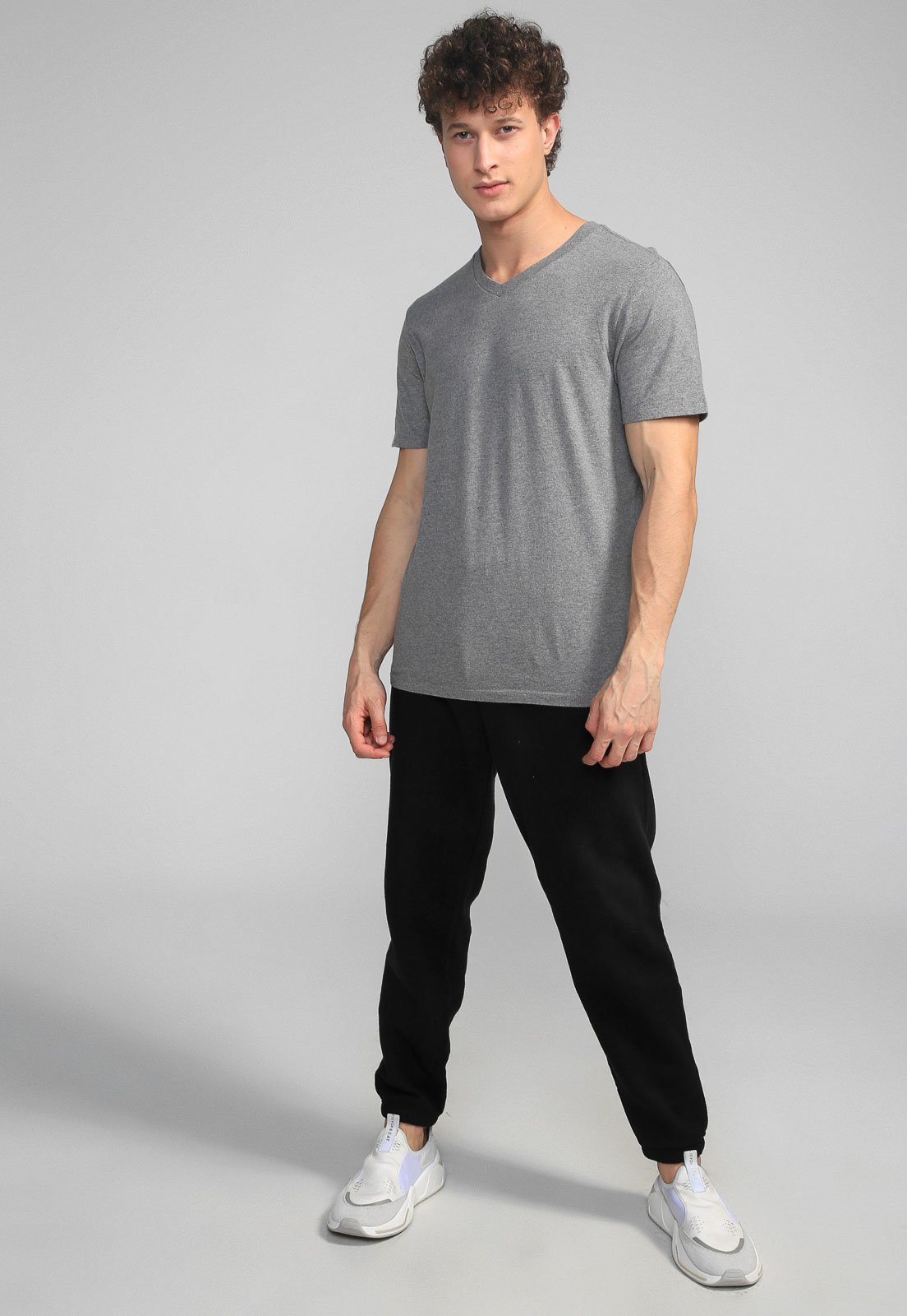 Camiseta GAP Gola V Cinza