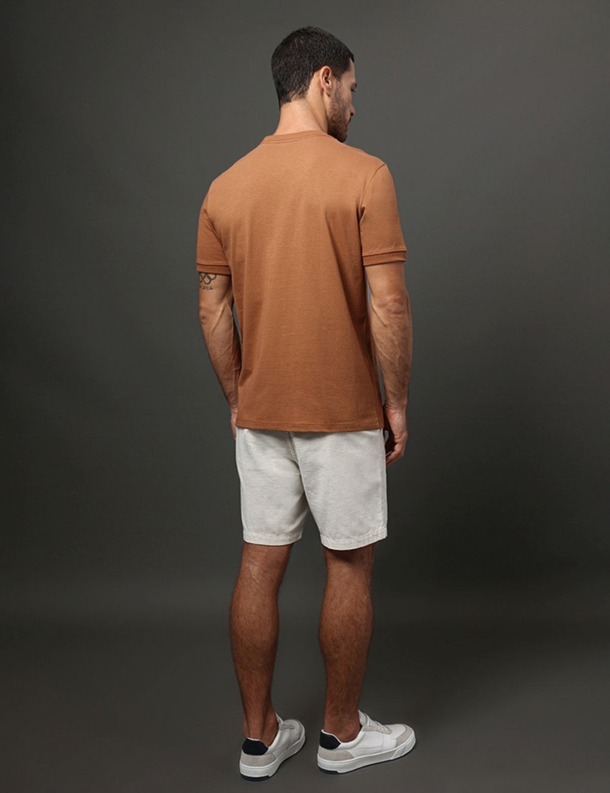 Vista 3 Camiseta Masculina Malhão Com Punhos Calvin Klein Jeans - Havana caramelo Calvin Klein Jeans caramelo