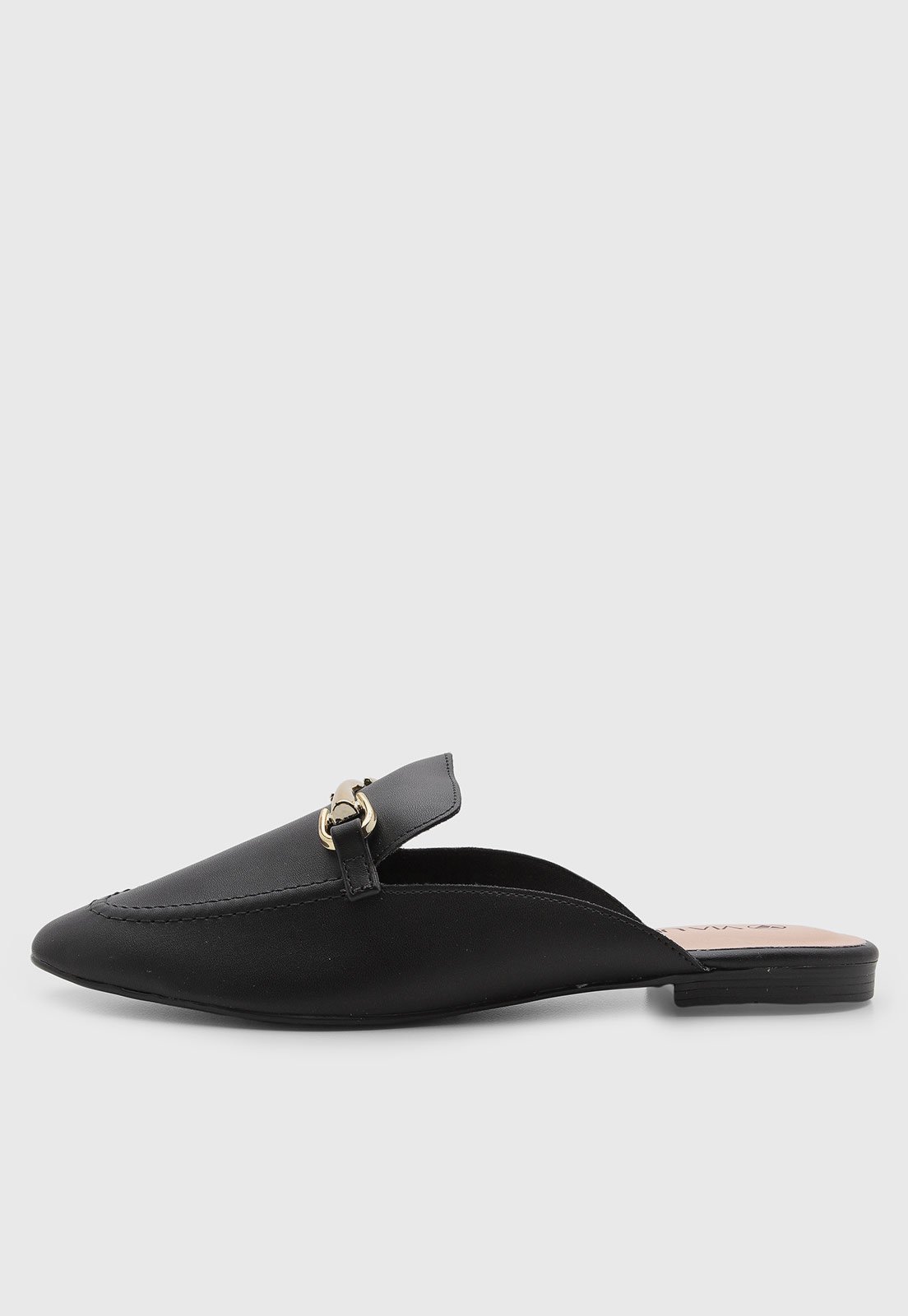 Mule Feminino VIA UNO Bico Redondo Detalhe Metal Preto