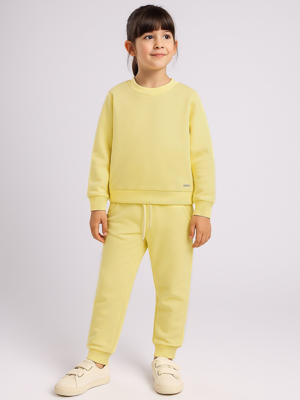 Vista 2 Infantil - Conjunto Moletom Bugbee Menina Casaco Manga Longa Gola Redonda e Calça com Bolso e Amarração Frontal Camomila amarelo Bugbee amarelo