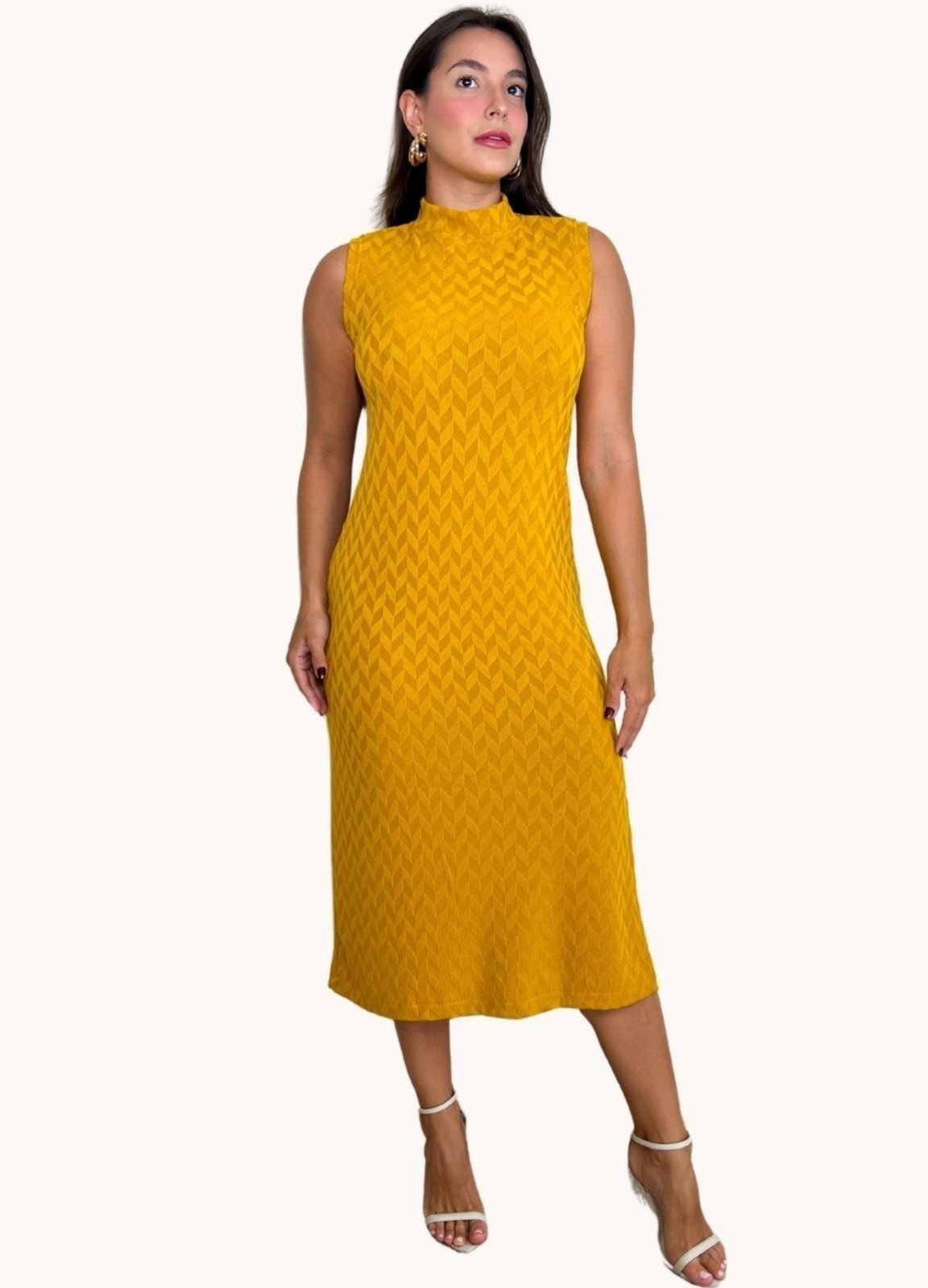 VESTIDO MIDI GOLA ALTA Mostarda