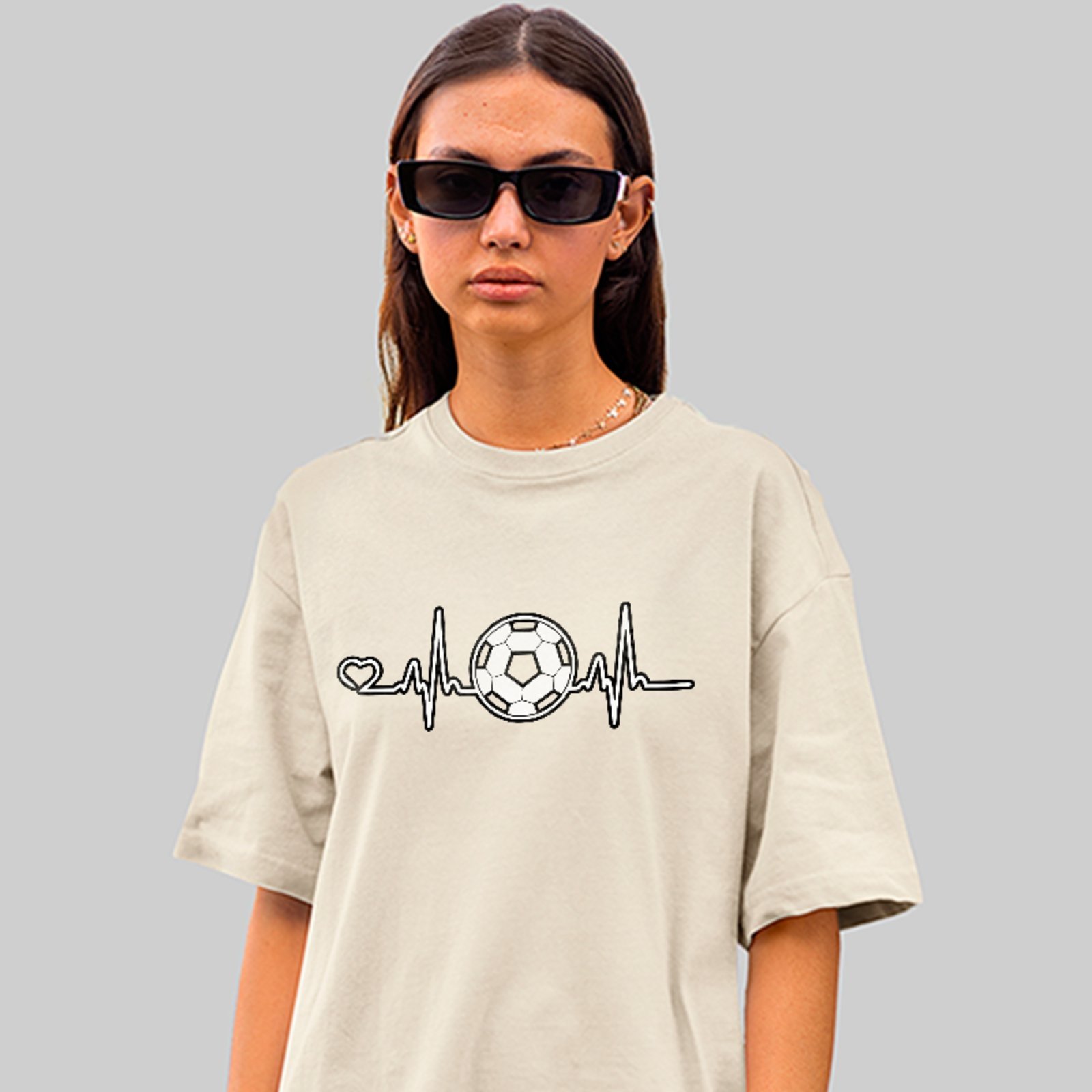 Camiseta Oversized Apaixonado em Futebol Batimento Cardíaco Unissex Off White