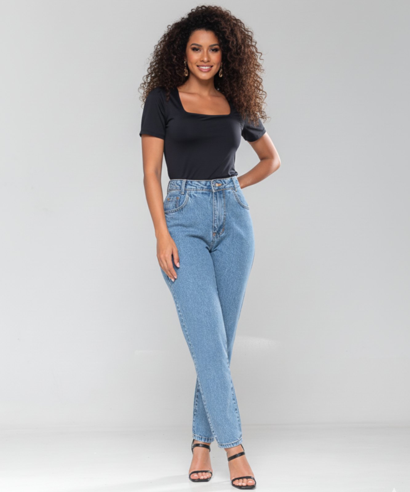 Calça Jeans Feminina Mom Alpha Street Wear Fashion e Confortavel Estilo Blogueira Azul Claro