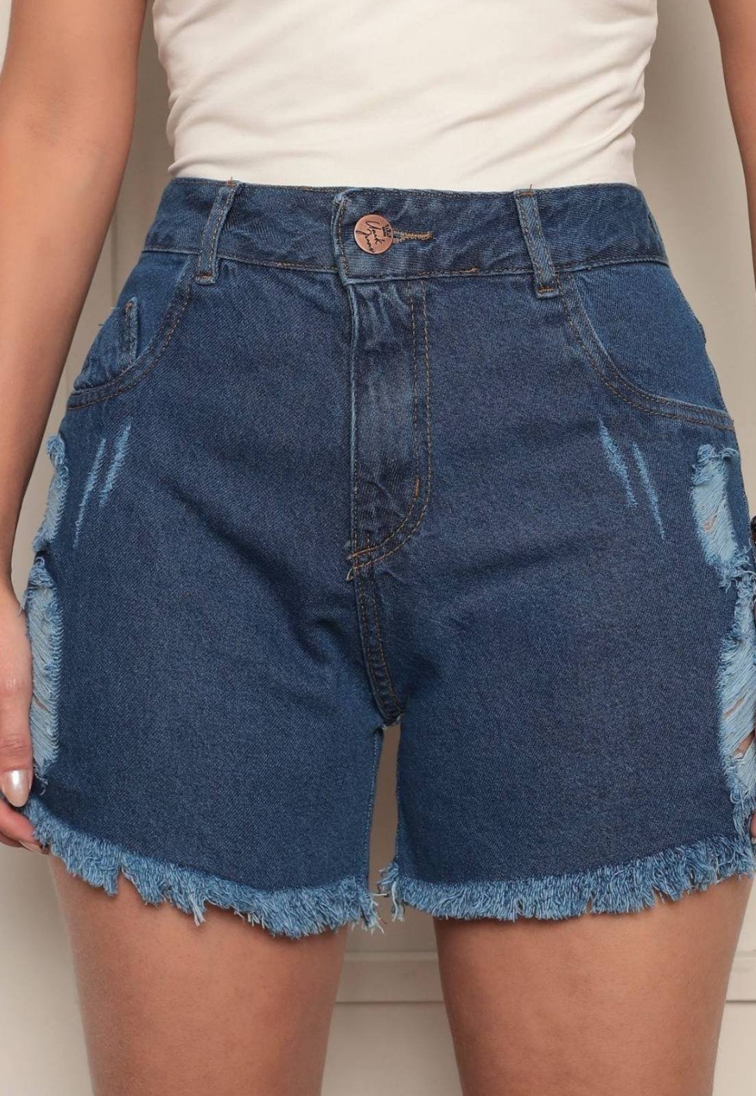 Shorts Feminino Niha Jeans com Barra Desfiada Lavagem Escura