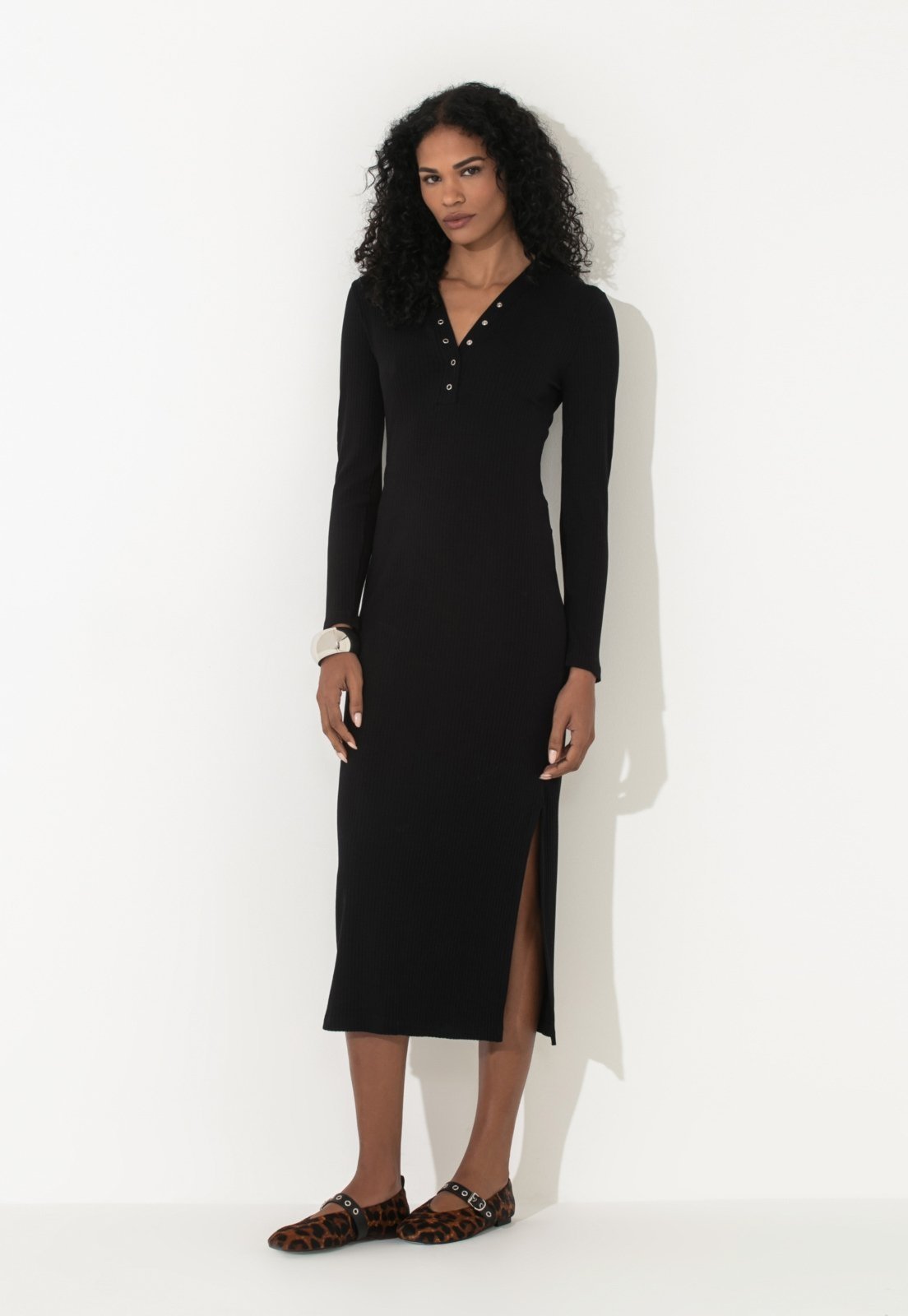 Vestido Midi Traymon Manga Longa Preto