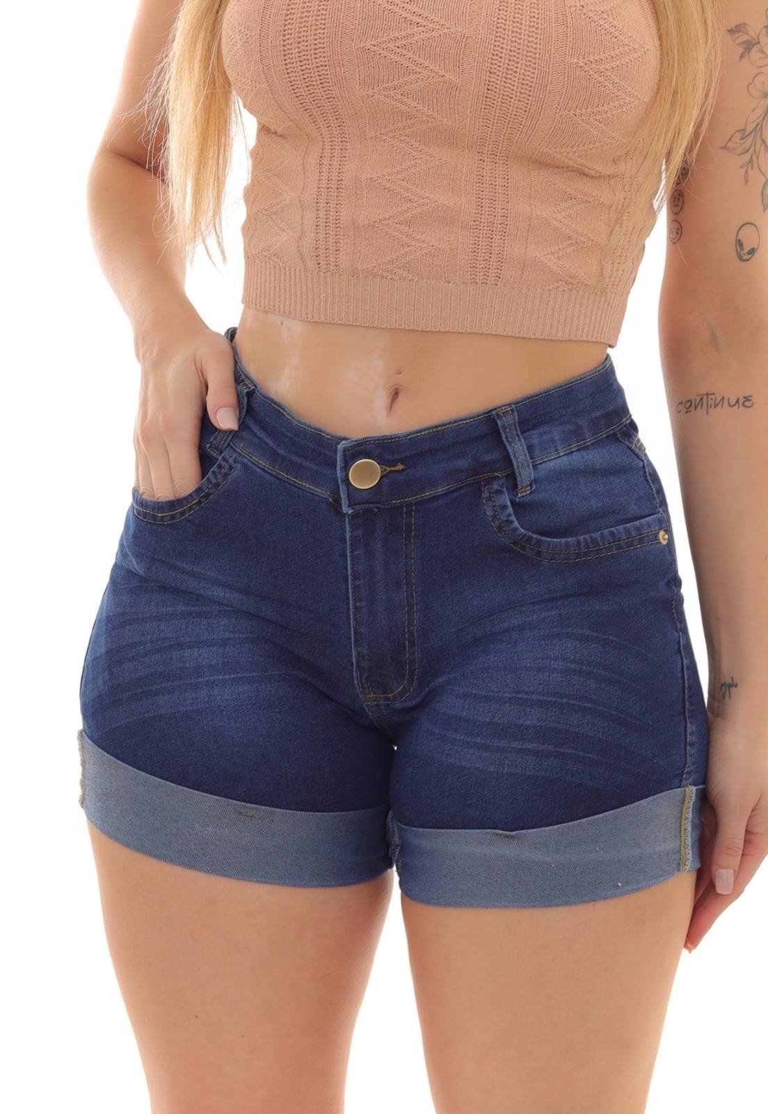 Bermuda Jeans Feminina Meia Coxa com Lavagem Escura e Barra Dobrada