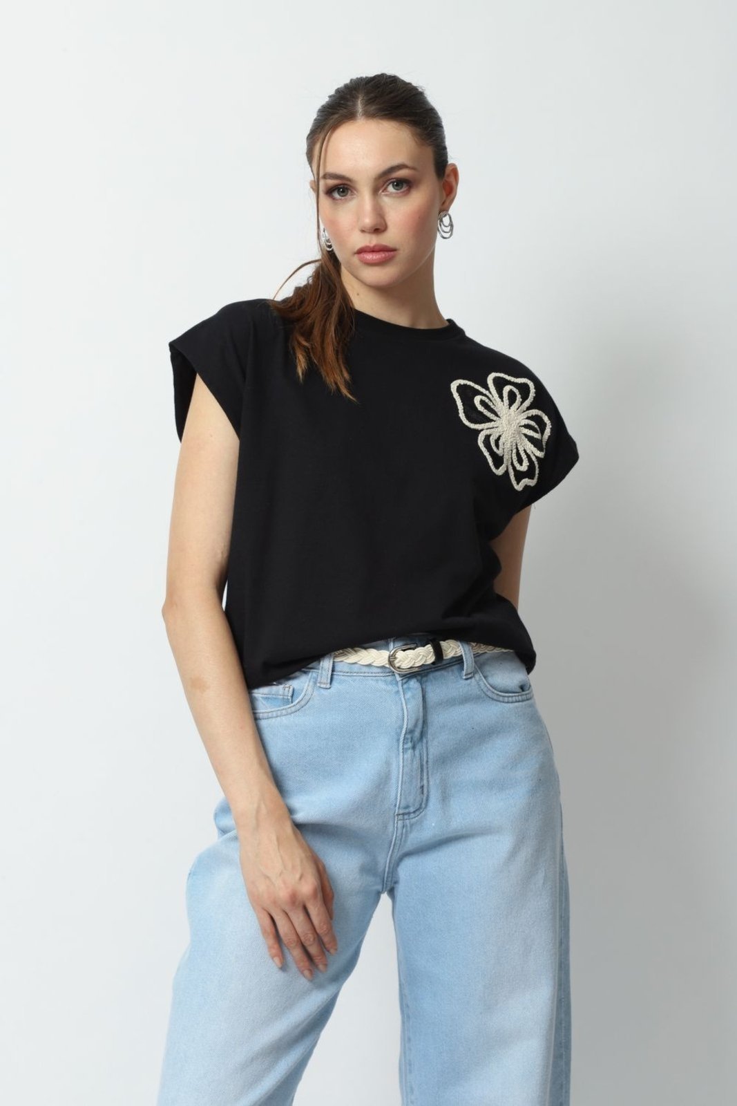 Blusa Over com Aplique de Flor Preto G Gazzy