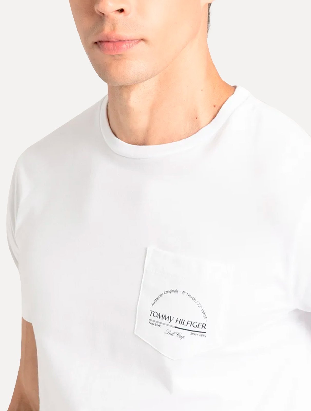 Vista 3 Camiseta Tommy Hilfiger Masculina Arch Pocket Branca azul marinho Tommy Hilfiger azul marinho