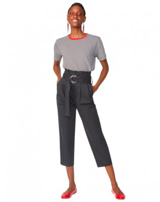 Calça AMARO De Sarja Pantacourt Preto Menor preço em Calça AMARO De Sarja Pantacourt Preto