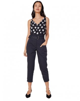 Calça AMARO Slim De Sarja Com Cinto Preto Menor preço em Calça AMARO Slim De Sarja Com Cinto Preto