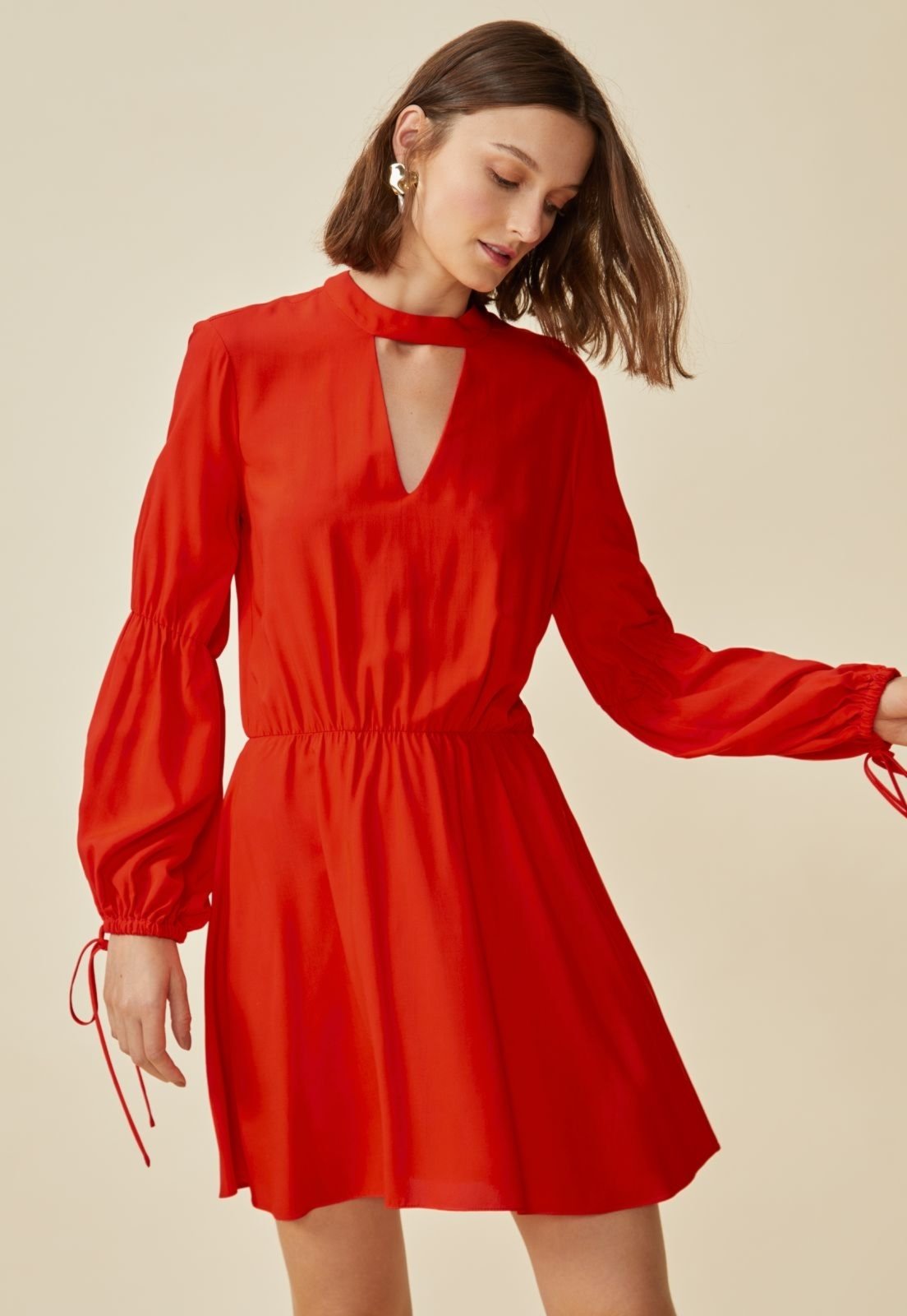 vestido vermelho curto manga longa