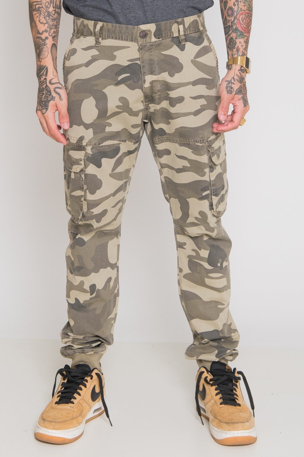 Calça store camuflada marrom