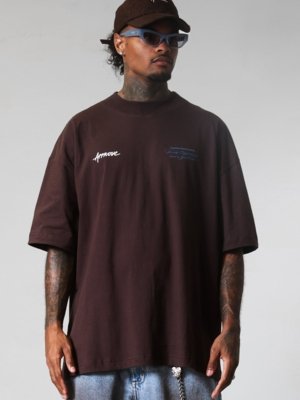 CAMISETA HUGE APPROVE CREATIVE DEPARTAME - MARROM