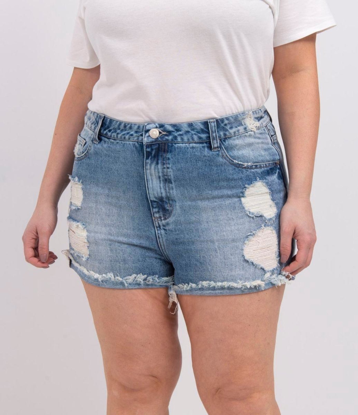 Short Jeans Liso Boyfriend com Puidos Curve & Plus Size Azul - Compre Agora