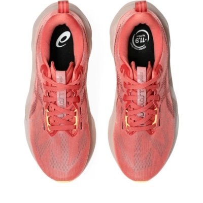 Tênis ASICS Novablast 5 - Feminino - Rosa/Roxo