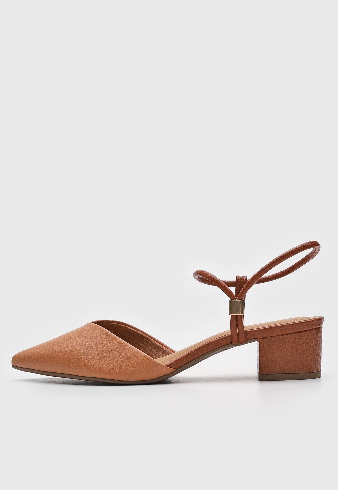 Scarpin Slingback Bebecê Liso Caramelo