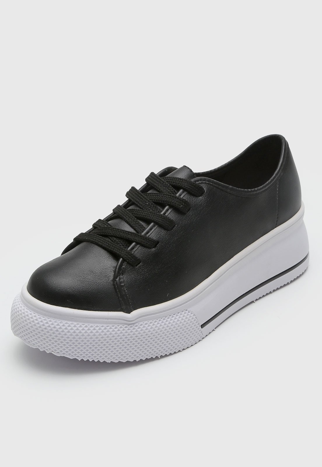 tenis flatform preto e branco