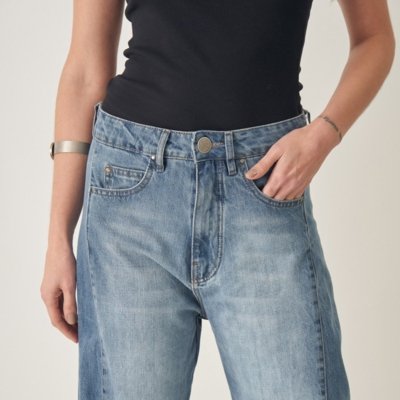 Calça Jeans Barrel com Recortes