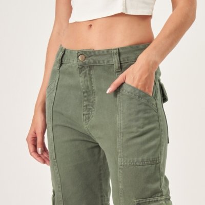 Calça Jeans Wide Recortes Cargo