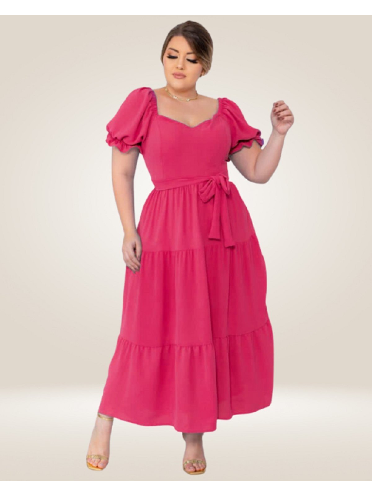 Vestido plus size decote princesa.