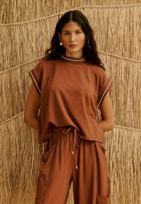 Blusa Moletinho Rib Decote E Cava