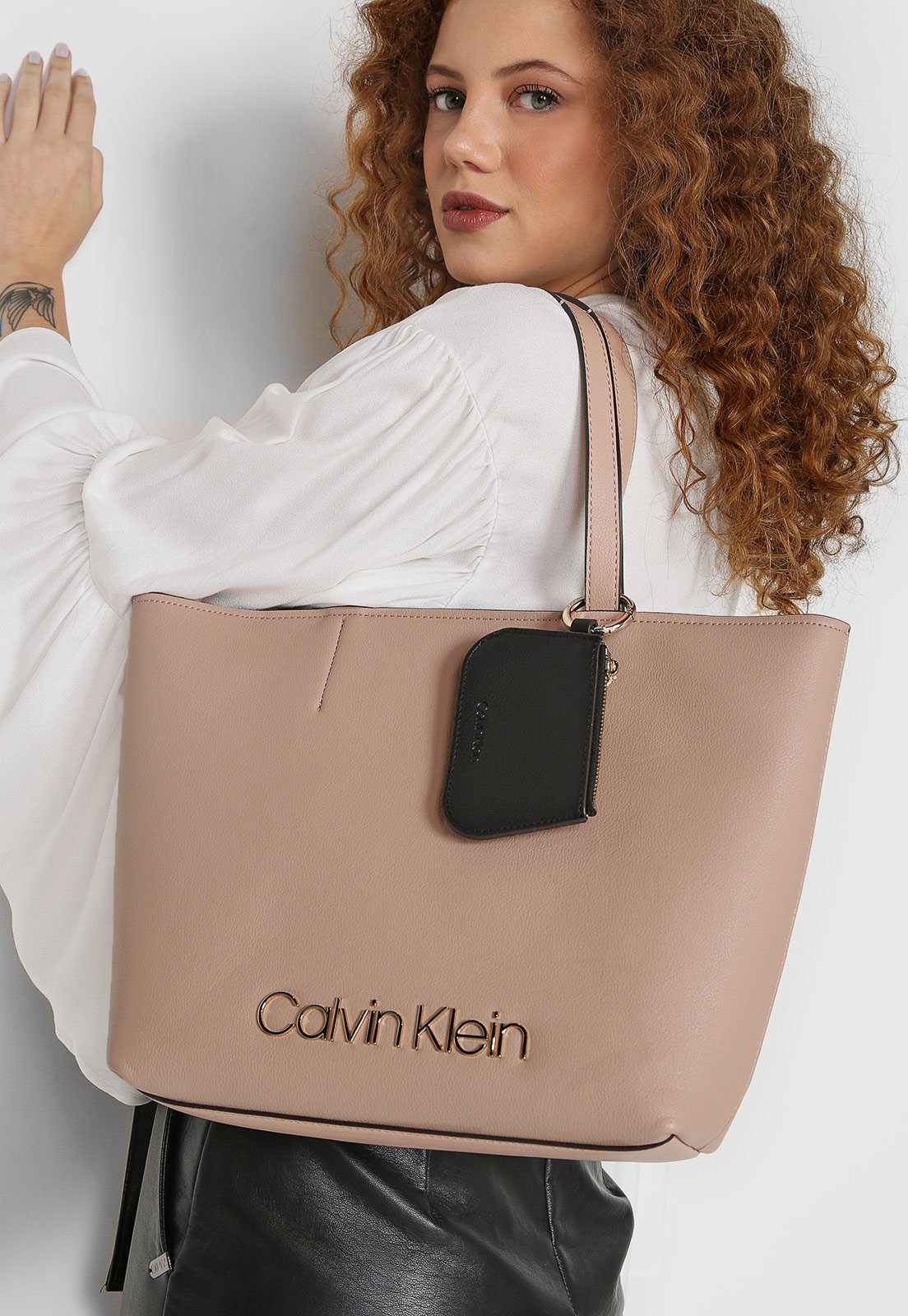 Bolsa Calvin Klein Sculpted Established Bege - Compre Agora