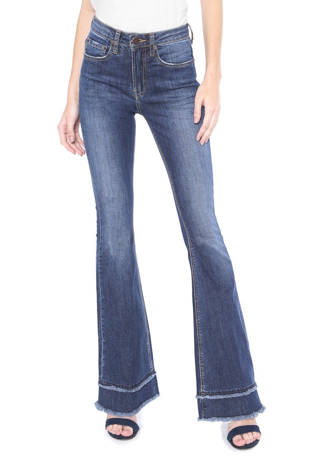 calça jeans flare calvin klein