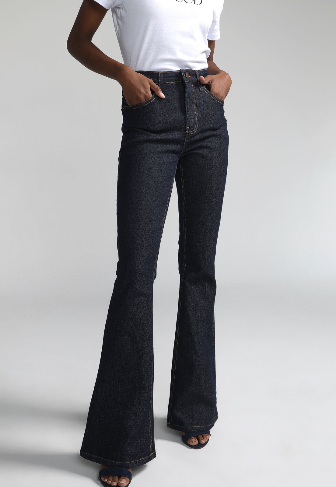 Calça jeans calvin discount klein feminina flare