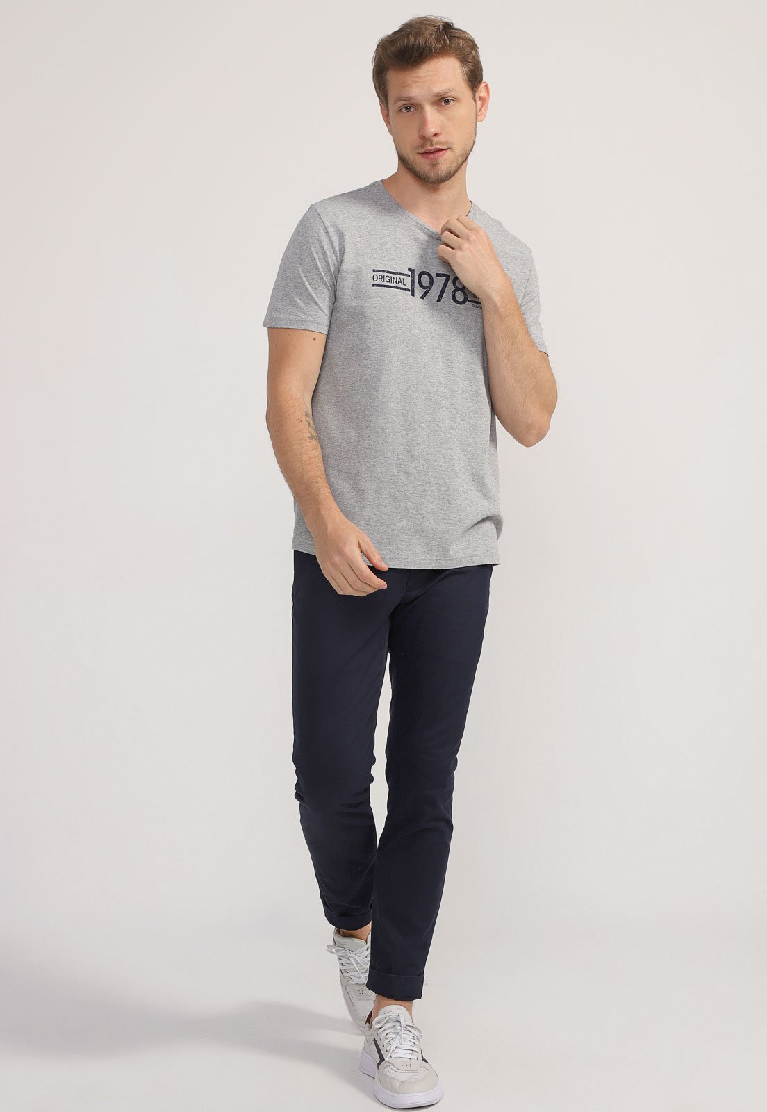 Camiseta Calvin Klein Jeans Lettering Cinza - Compre Agora