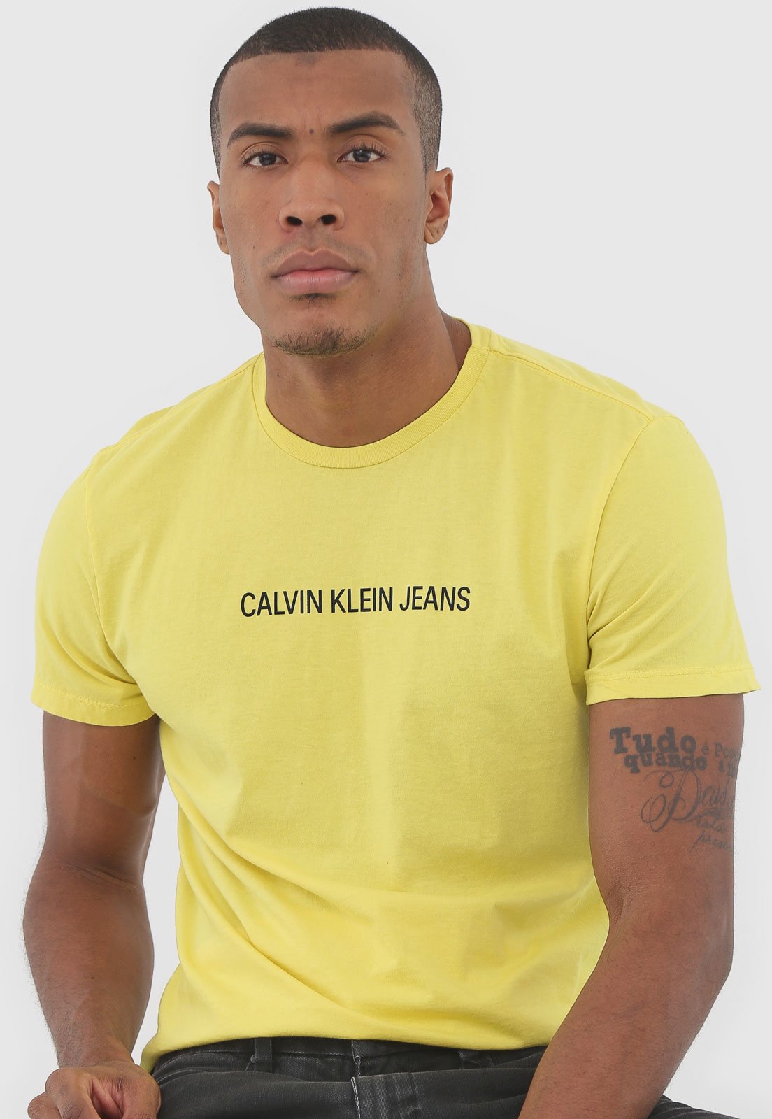Camiseta Calvin Klein Jeans Logo Amarela - Compre Agora | Tricae Brasil