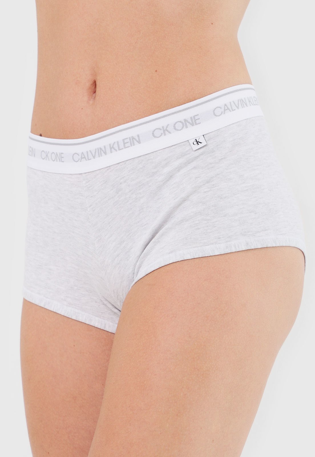 Calcinha Calvin Klein Underwear Boyshort Barcode Cinza - Compre Agora |  Tricae Brasil
