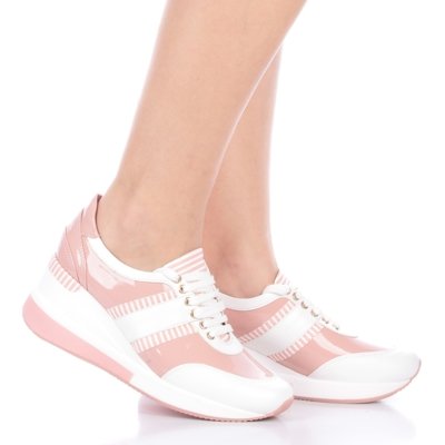 tenis rosa de salto