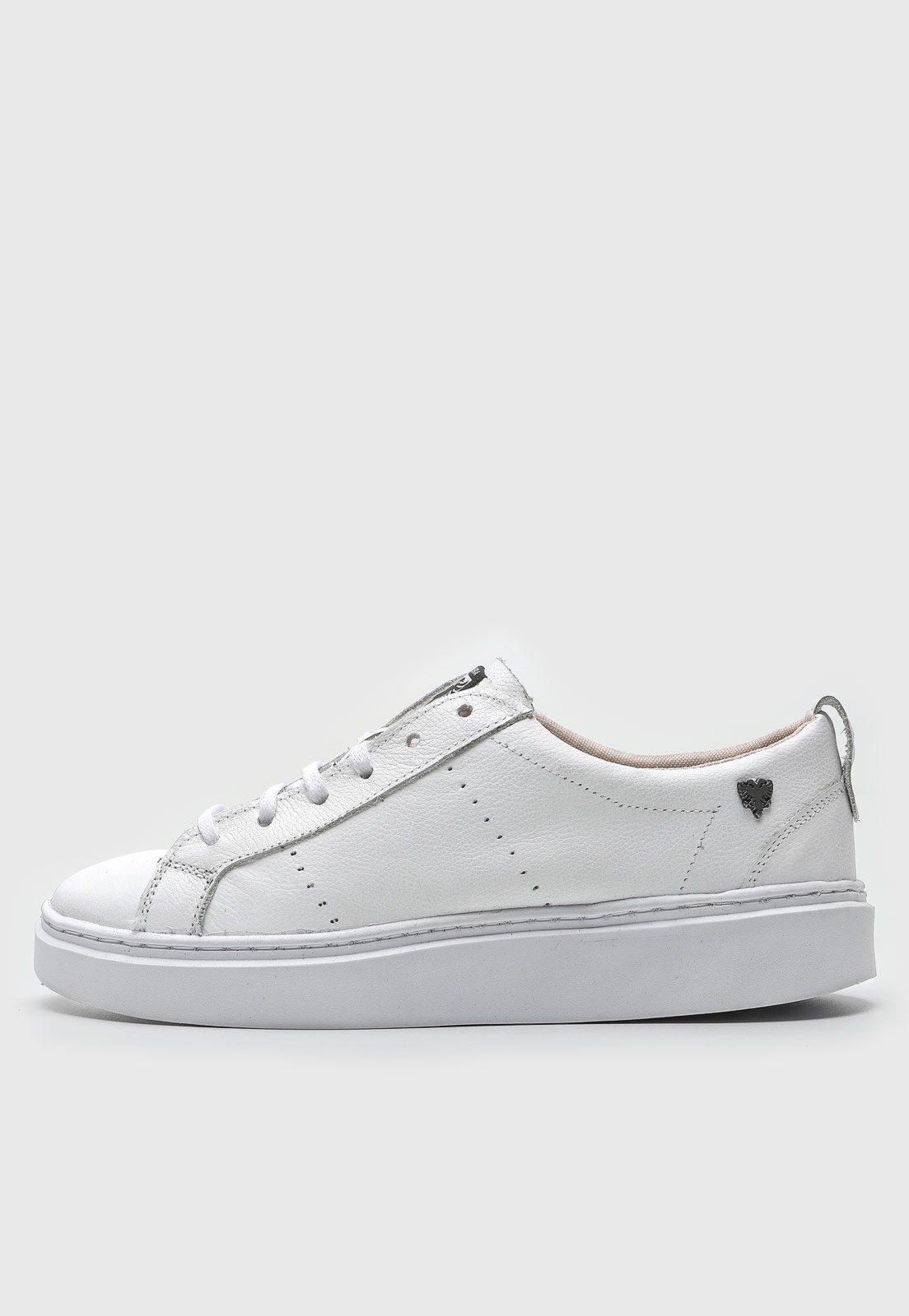 Tênis Cavalera Recortes Branco  Tenis cavalera, Tenis, Tenis casual