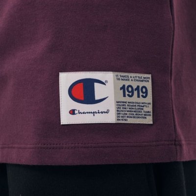 CAMISETA CHAMPION LIFE SCRIPT LOGO EMB