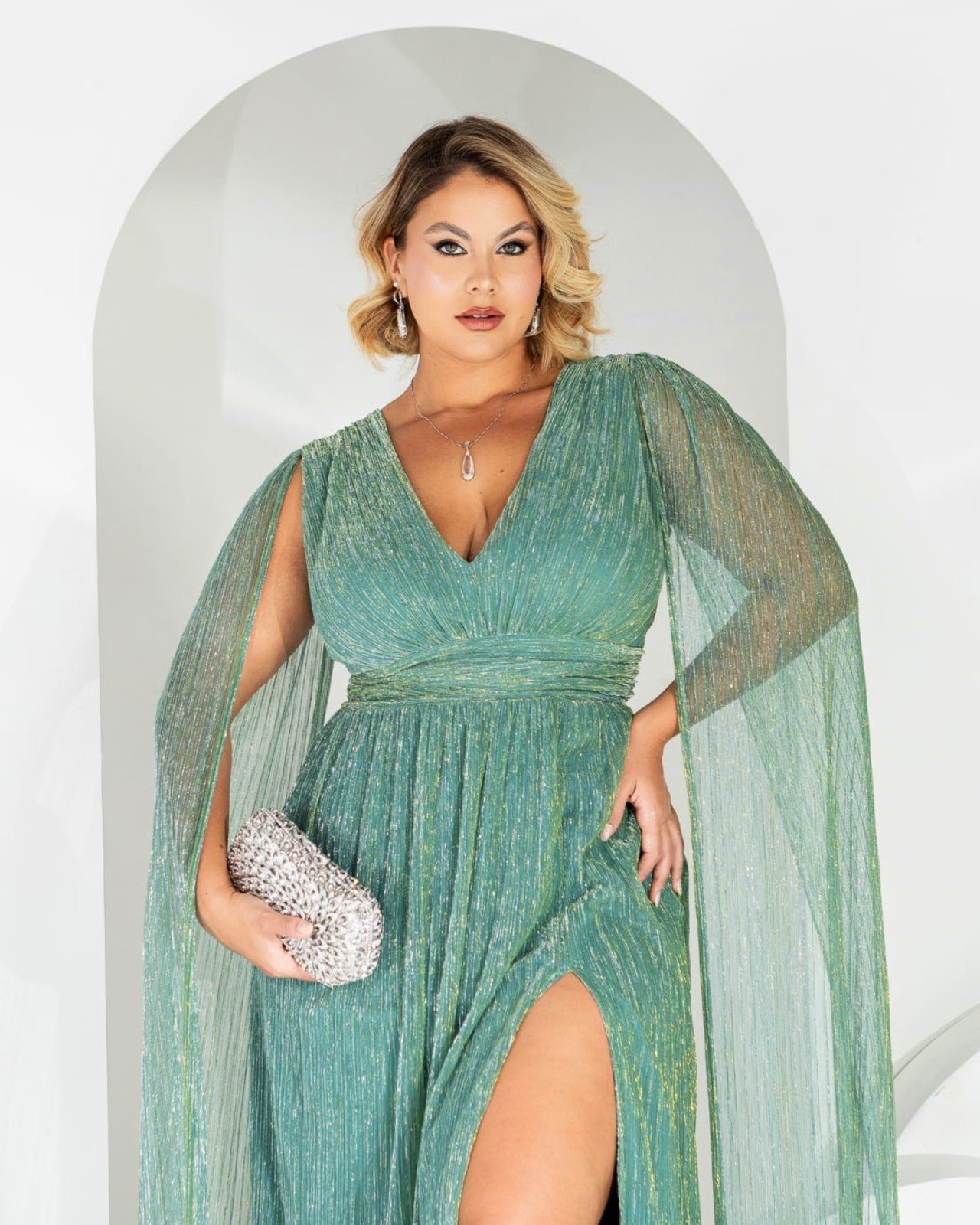 Vestido Longo De Festa Madrinha Decote Em V Plus Size Curvy Com Mangas