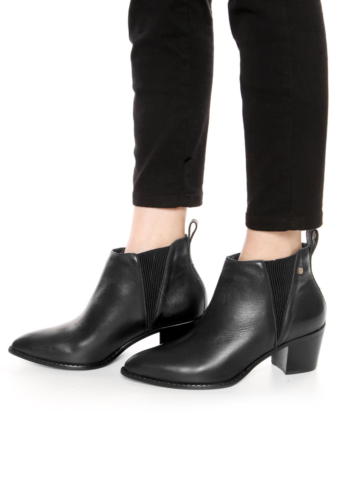bota cano curto colcci
