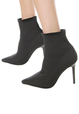 Bota Meia Couro Colcci Bico Fino Preto Menor preço em Bota Meia Couro Colcci Bico Fino Preto