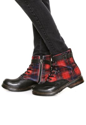 Bota Coturno Cravo & Canela Tartan Vermelho/Preto/Laranja é boa?