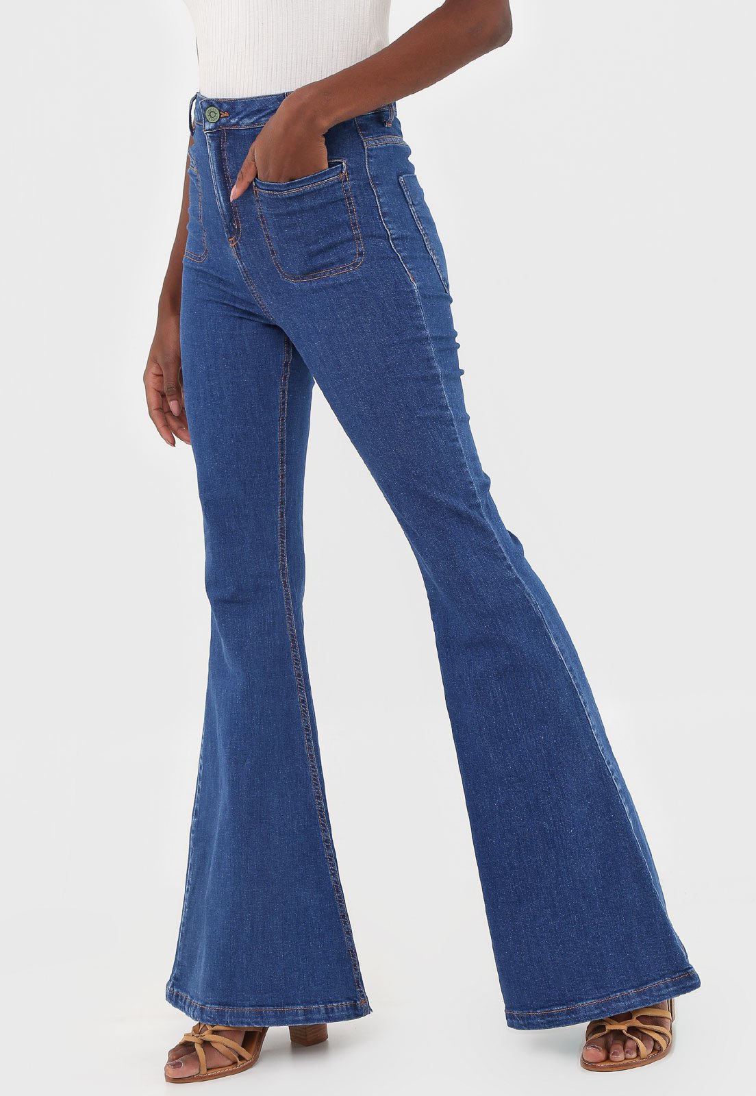 calça flare denim