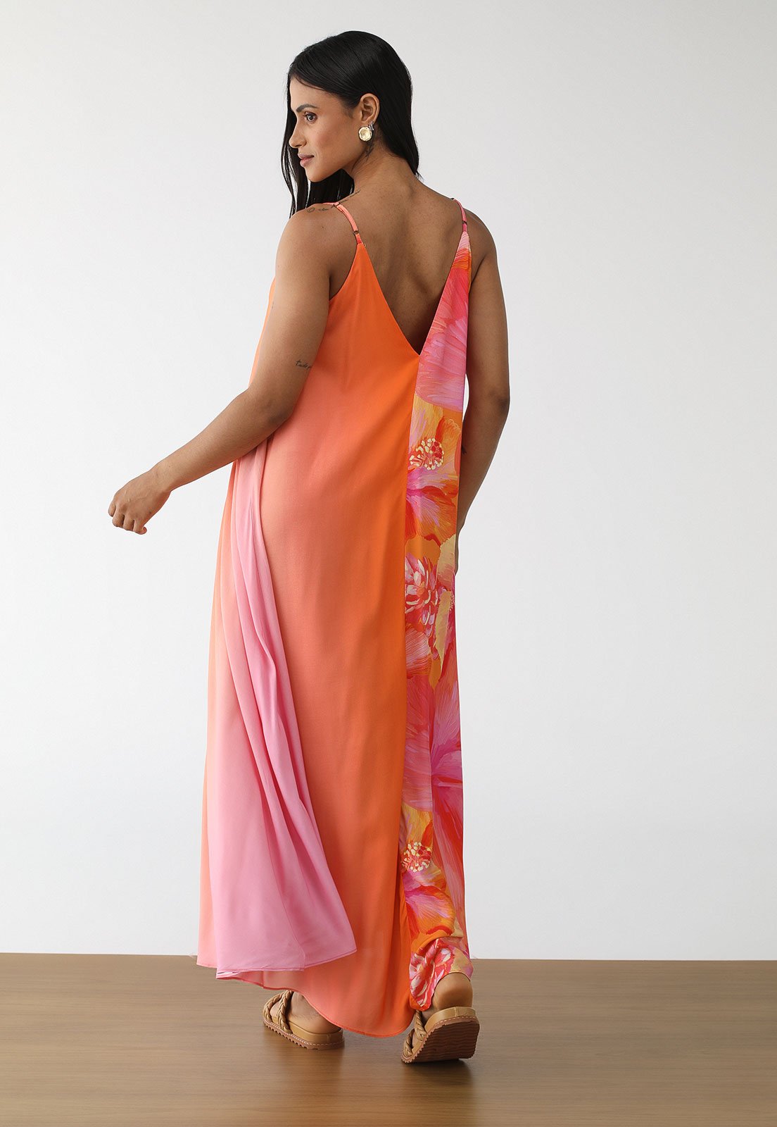 Vestido FARM Reto Estampado Caribe Rosa - Compre Agora | Dafiti Brasil