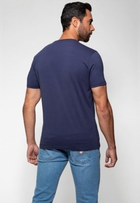 Camiseta Guess Silk Relevo Roxo